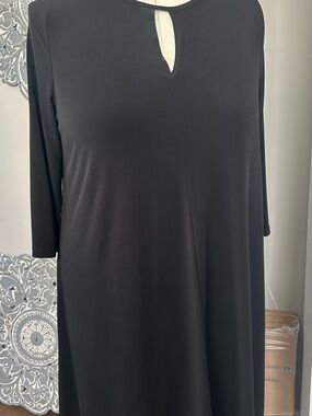 Tiana B. Black Keyhole 3/4 Sleeve Tunic